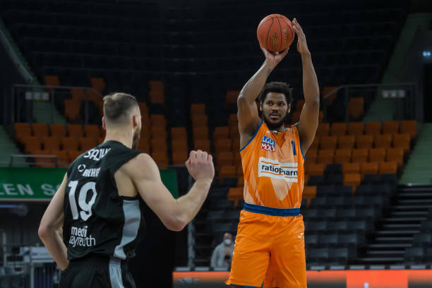 成为评估他 成为评估他